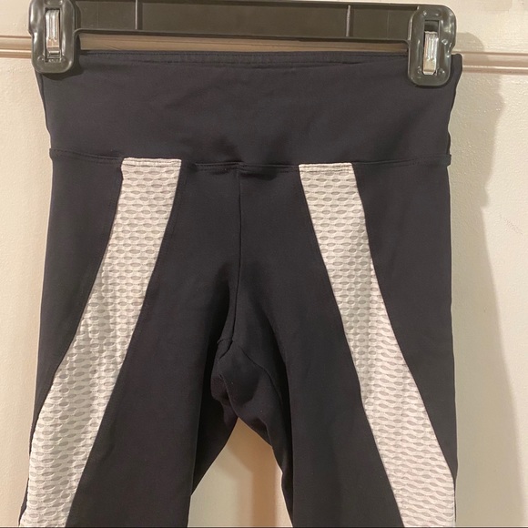 KORAL Hull Mid Rise Leggings - Picture 6 of 7